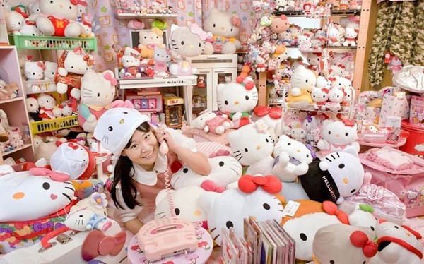 Bộ sưu tập mèo Hello Kitty lớn nhất, không thể quên của Asako Kanda (Nhật Bản) với 4.519 con