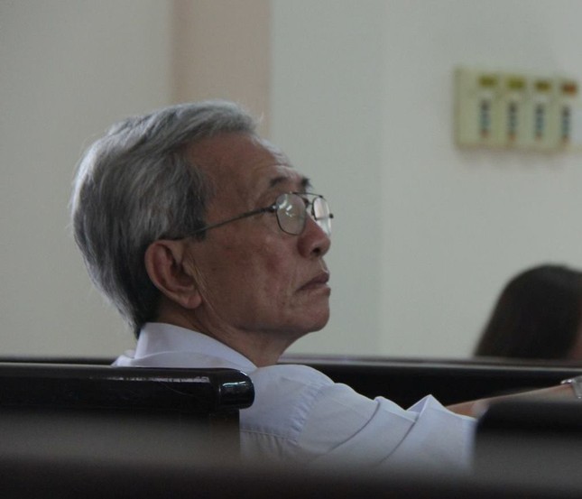 Cựu giám đốc ngân hàng dâm ô ở Vũng Tàu lãnh án 3 năm tù ảnh 1
