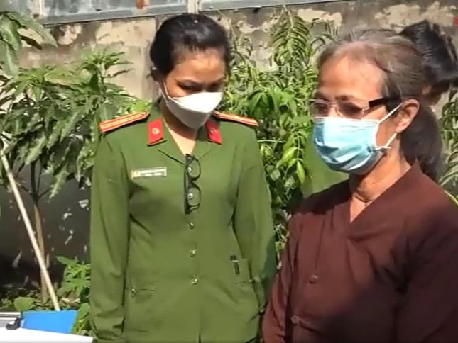 Cảnh sát khám xét Tịnh thất Bồng Lai ảnh 6