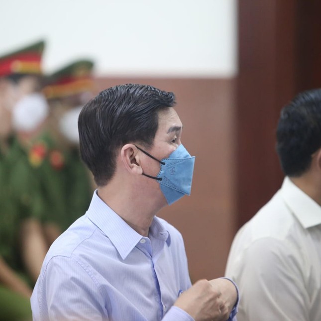 Cựu phó Chủ tịch UBND TPHCM Trần Vĩnh Tuyến được giảm án tù ảnh 1