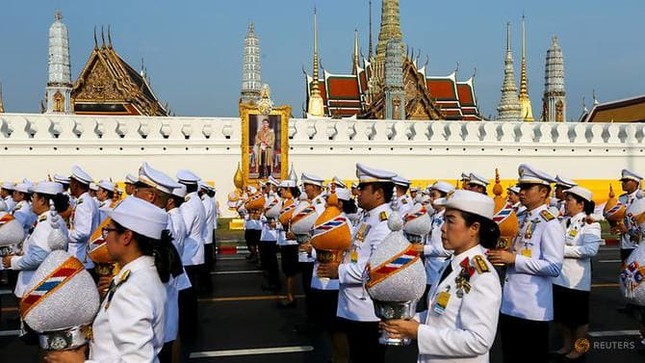 Có gì trong lễ đăng quang cầu kỳ của Nhà Vua Thái? ảnh 2