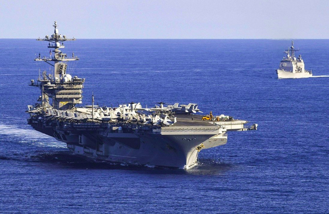 Trung Quốc yêu cầu Mỹ dừng đưa máy bay, tàu chiến đến Biển Đông ảnh 1