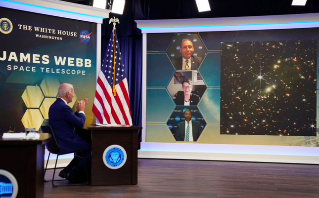 Tổng thống Mỹ đích thân công bố ảnh màu đầu tiên chụp bằng kính viễn vọng 9 tỷ USD ảnh 2