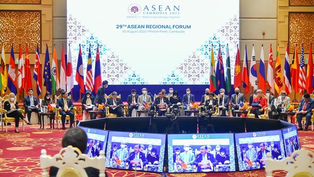 ASEAN sẽ duy trì can dự với Myanmar ảnh 1