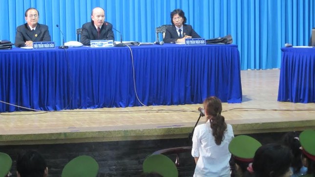 Hai bảo mẫu hành hạ trẻ em cùng lĩnh 3 năm tù ảnh 9