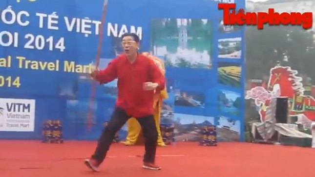 10 video ‘hot’: Loay hoay bẻ khóa trộm xe máy ảnh 9