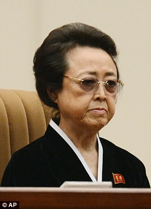 Cô ruột Kim Jong-un tái xuất trong phim tài liệu ảnh 1