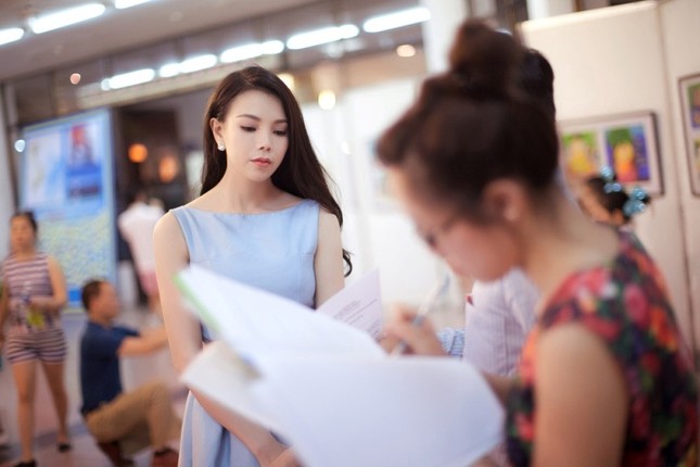 Trà Ngọc Hằng lộng lẫy làm MC Aerobic nhí Hà Nội ảnh 4