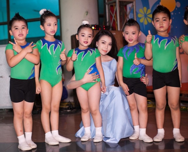Trà Ngọc Hằng lộng lẫy làm MC Aerobic nhí Hà Nội ảnh 9