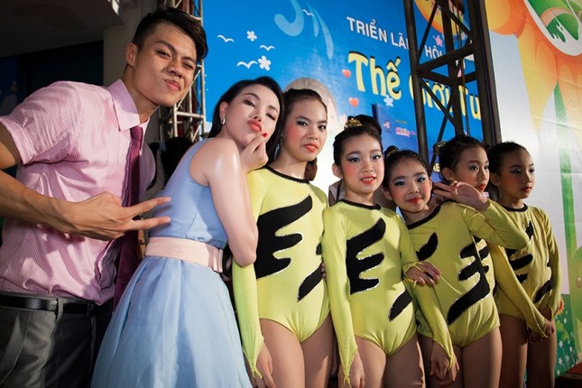 Trà Ngọc Hằng lộng lẫy làm MC Aerobic nhí Hà Nội ảnh 7