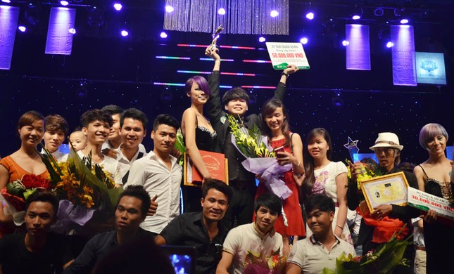 Hoàng Bách là "Ngôi sao ngành tóc Việt Nam" ảnh 22