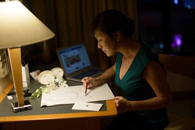 Cô gái nghỉ việc lương nghìn đô đi may túi xách ảnh 3