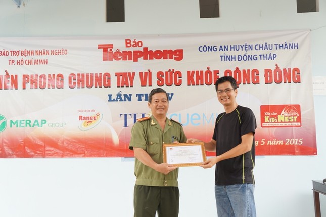 Tiền Phong mang niềm vui đến với bà con nghèo Tân Hòa ảnh 12