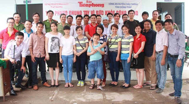 Tiền Phong mang niềm vui đến với bà con nghèo Tân Hòa ảnh 14