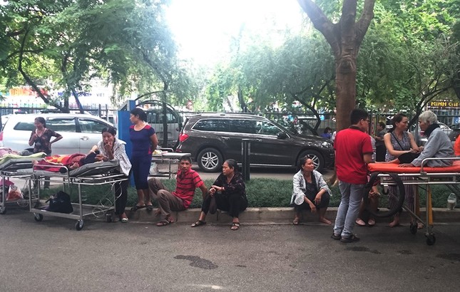 Bệnh viện Lão khoa phụt khói, bệnh nhân hô hoán tháo cháy ảnh 1