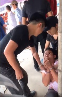 Chuyển hồ sơ nhóm thanh niên giả công an còng tay người dân ảnh 1