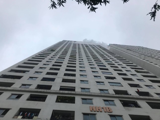 Cháy tại tầng cao chung cư Linh Đàm vào sáng sớm ảnh 3