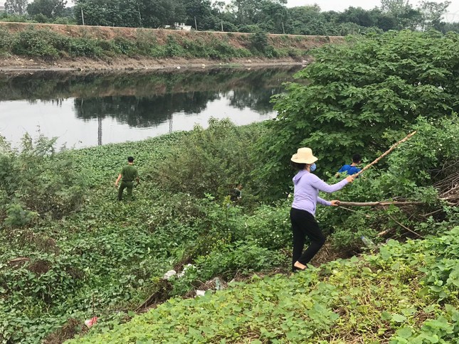 'Xới tung' ven sông Nhuệ tìm nữ sinh Học viện Ngân hàng mất tích ảnh 1