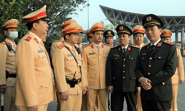 Thứ trưởng Trần Quốc Tỏ kiểm tra công tác bảo đảm an toàn giao thông trên cao tốc ảnh 4