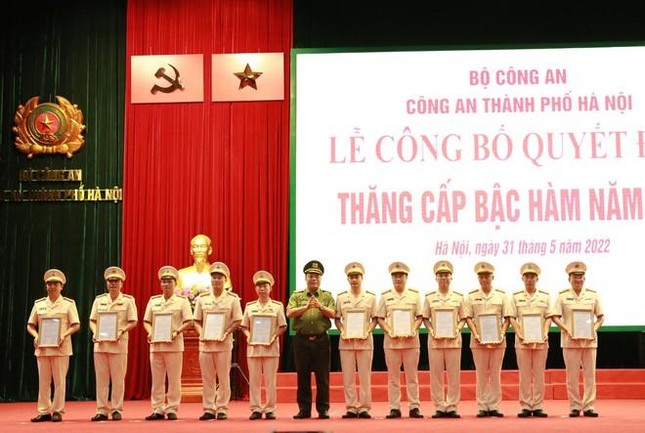 Gần 6 nghìn cán bộ chiến sĩ Công an TP Hà Nội được thăng cấp bậc hàm ảnh 1