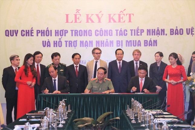 Bốn Bộ phối hợp hỗ trợ, bảo vệ nạn nhân trong các vụ mua bán người ảnh 1