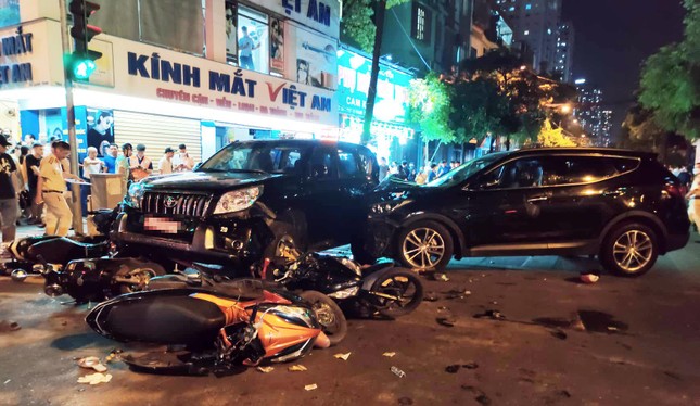 Tài xế Hyundai Santafe gây tai nạn liên hoàn có thể đối diện án phạt nào? ảnh 2