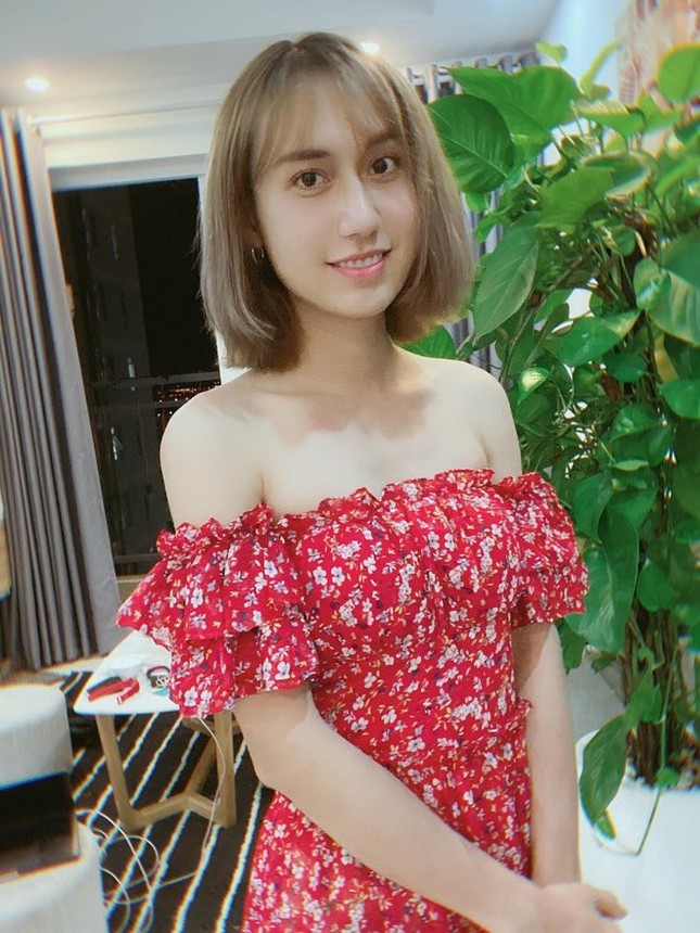 Lynk Lee “khoe vai trần quyến rũ” khiến fan không biết gọi là anh hay chị? ảnh 3