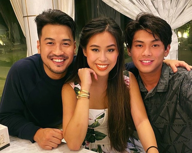 Showbiz 3/5: Duy Mạnh mơ màng bên hình quý tử, ChiPu “đốt mắt” fan với áo ngực có 1-0-2 ảnh 7