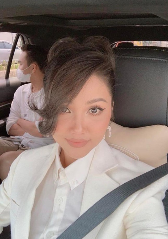 Showbiz 12/5: Quỳnh Anh lên tiếng về tin đồn bị Duy Mạnh “đi đường quyền” nơi công cộng ảnh 8