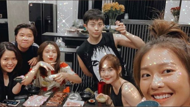 Showbiz 12/5: Quỳnh Anh lên tiếng về tin đồn bị Duy Mạnh “đi đường quyền” nơi công cộng ảnh 10
