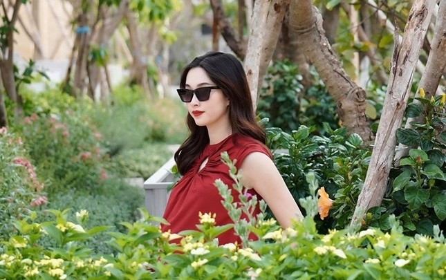 Showbiz 22/5: Hồ Quang Hiếu chăm "thả thính" hậu chia tay Bảo Anh, Hương Giang tậu xế mới? ảnh 3