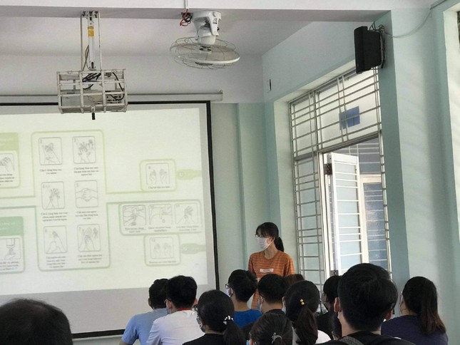 Thành phố gọi, chúng tôi lao vào tâm dịch ảnh 1