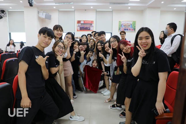 Sôi nổi, ấn tượng "Law's Conqueros" của "nhà" UEF ảnh 1