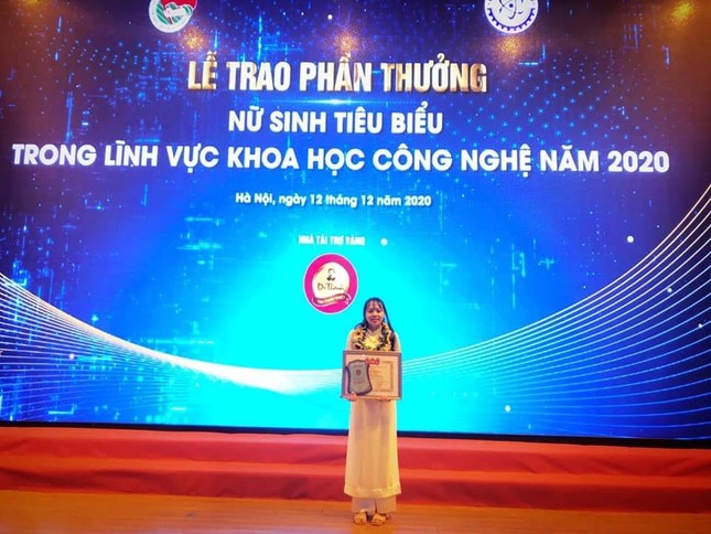 Nữ sinh viên duy nhất của lớp và bảng vàng thành tích nghiên cứu khoa học đáng nể ảnh 1