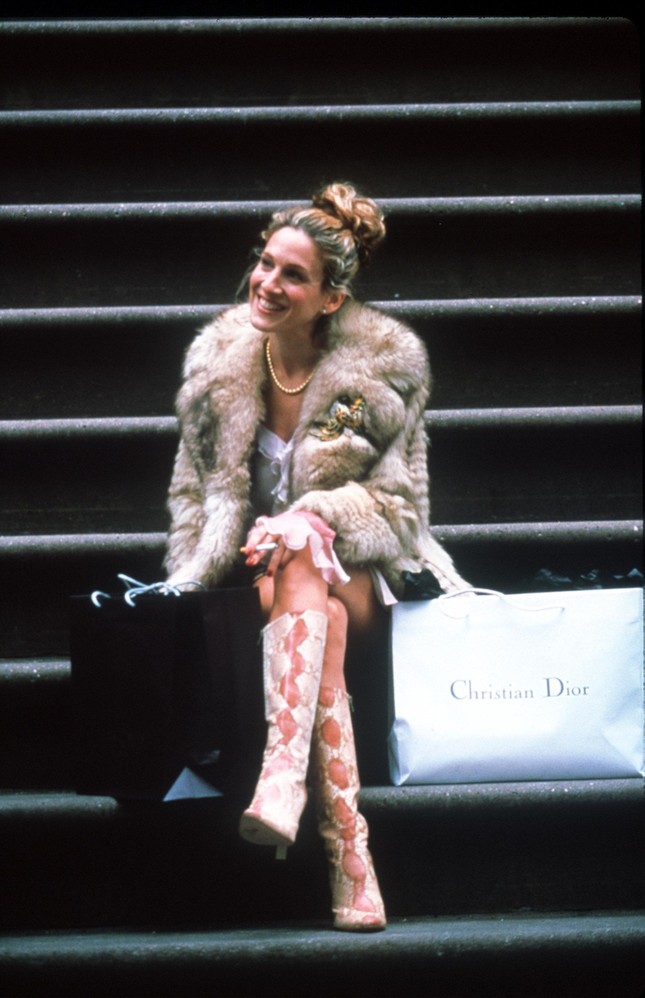 Xem lại "Sex & The City", sạc đầy cảm hứng #work_from_home từ Carrie Bradshaw ảnh 4