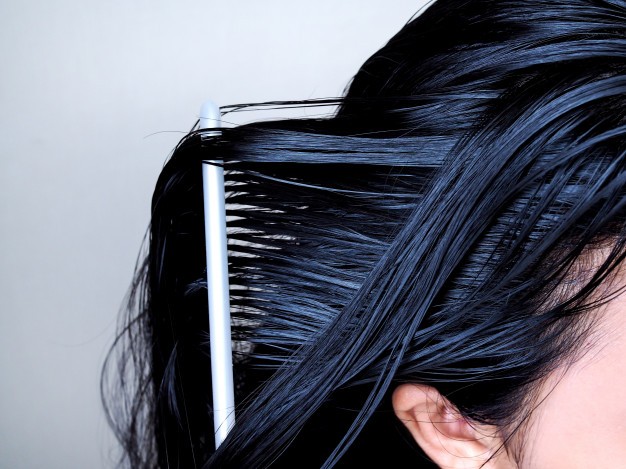 8 lý do khiến bạn mất cả đống tiền cho đủ loại mỹ phẩm nhưng tóc xấu vẫn hoàn xấu ảnh 4