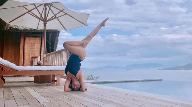 Bất ngờ tung ảnh áo tắm khoe vòng 1 táo bạo, Ốc Thanh Vân gây 'bão' fans ảnh 7