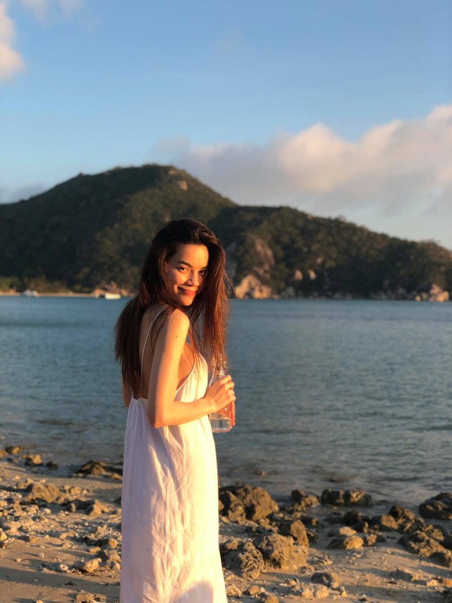 Hồ Ngọc Hà và Kim Lý 'đưa nhau đi trốn' ở Nha Trang ảnh 2