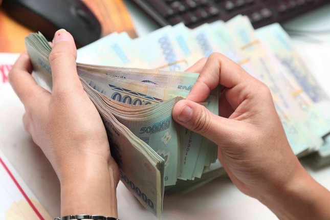 Tiền đang chảy ngược về Ngân hàng Nhà nước lãi suất tiếp tục giảm ảnh 1