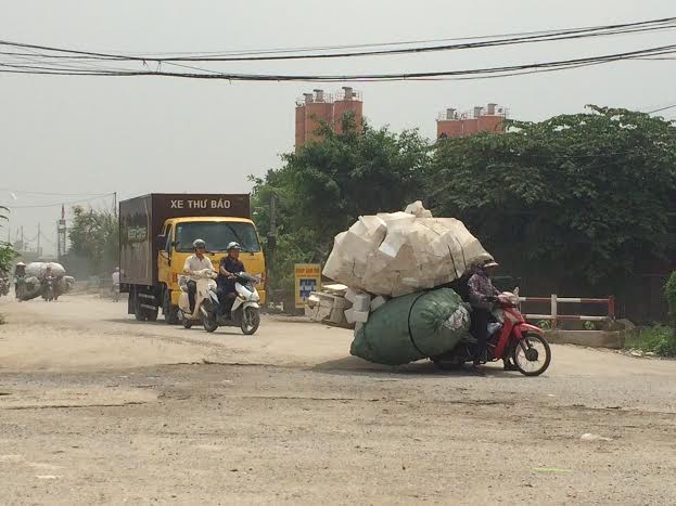 Cận cảnh làng tái chế phế liệu giữa Thủ đô ảnh 2