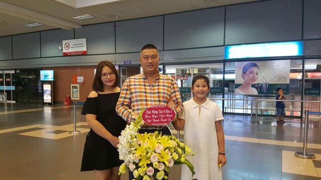 Á hậu Ngô Thanh Thanh Tú về Hà Nội lúc đêm muộn ảnh 3
