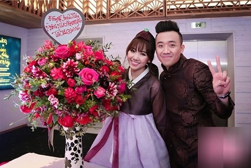 Lộ quà cưới Đông Nhi- Ông Cao Thắng gửi Trấn Thành- Hari Won ảnh 4