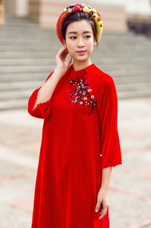 Áo dài đón xuân của Hoa hậu Mỹ Linh, Á hậu Thanh Tú ảnh 12