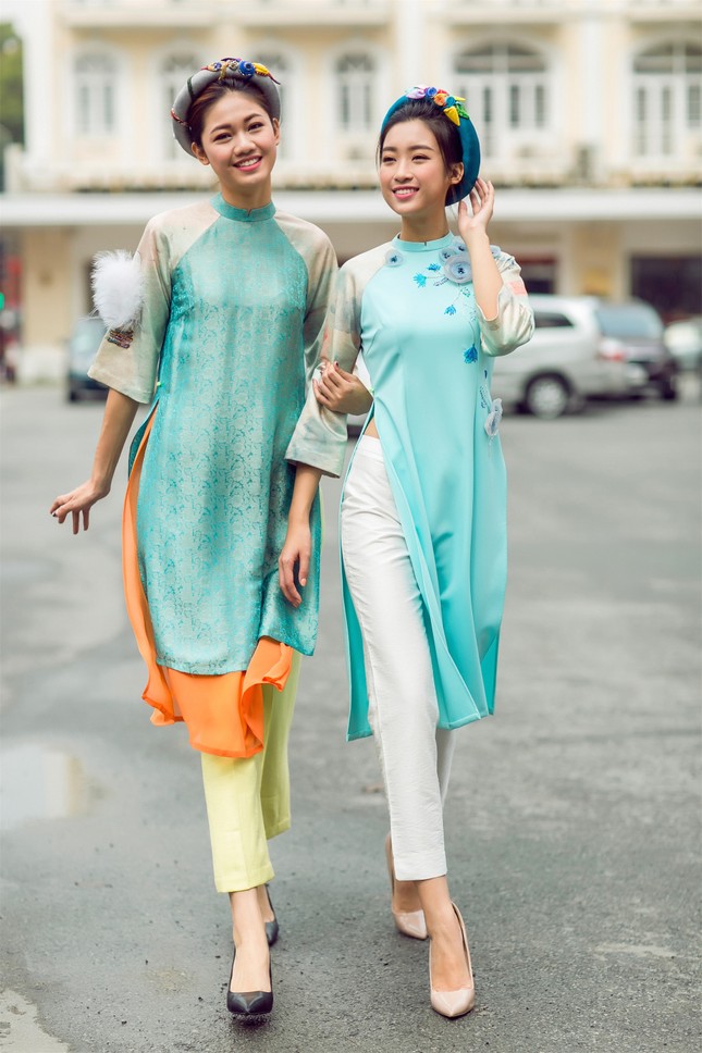Áo dài đón xuân của Hoa hậu Mỹ Linh, Á hậu Thanh Tú ảnh 15