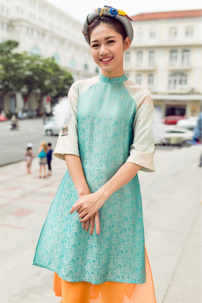 Áo dài đón xuân của Hoa hậu Mỹ Linh, Á hậu Thanh Tú ảnh 14