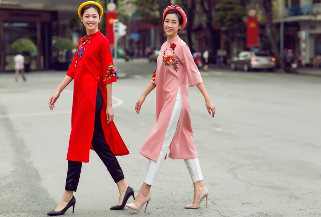 Áo dài đón xuân của Hoa hậu Mỹ Linh, Á hậu Thanh Tú ảnh 8
