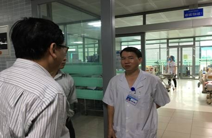 7 người nhập viện nghi ngộ độc rượu sau tiệc tân gia ảnh 2