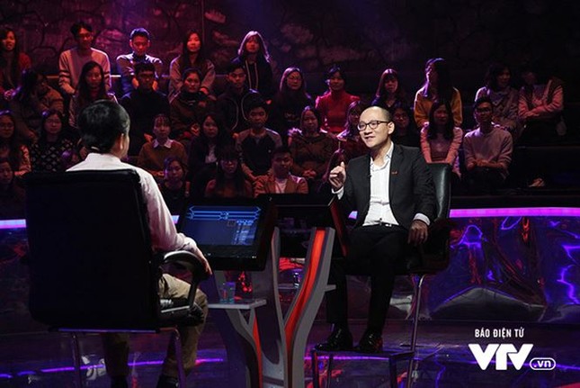 MC Phan Đăng chia sẻ cảm xúc lần đầu dẫn 'Ai là triệu phú' ảnh 2