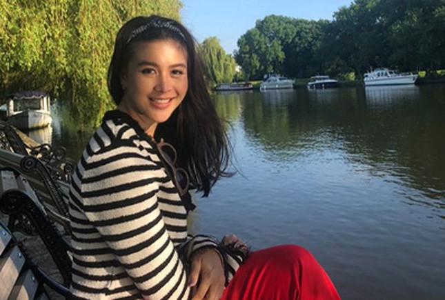 Vợ trẻ kém 20 tuổi của Chí Anh sinh con trai ảnh 3