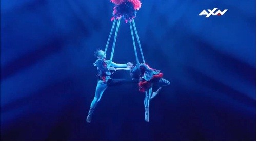 Showbiz 15/3: Lâm Khánh Chi khoe quà ‘khủng’ giá 20 tỷ ảnh 3